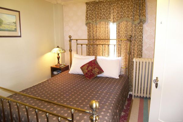 Van Gilder Hotel (Seward)